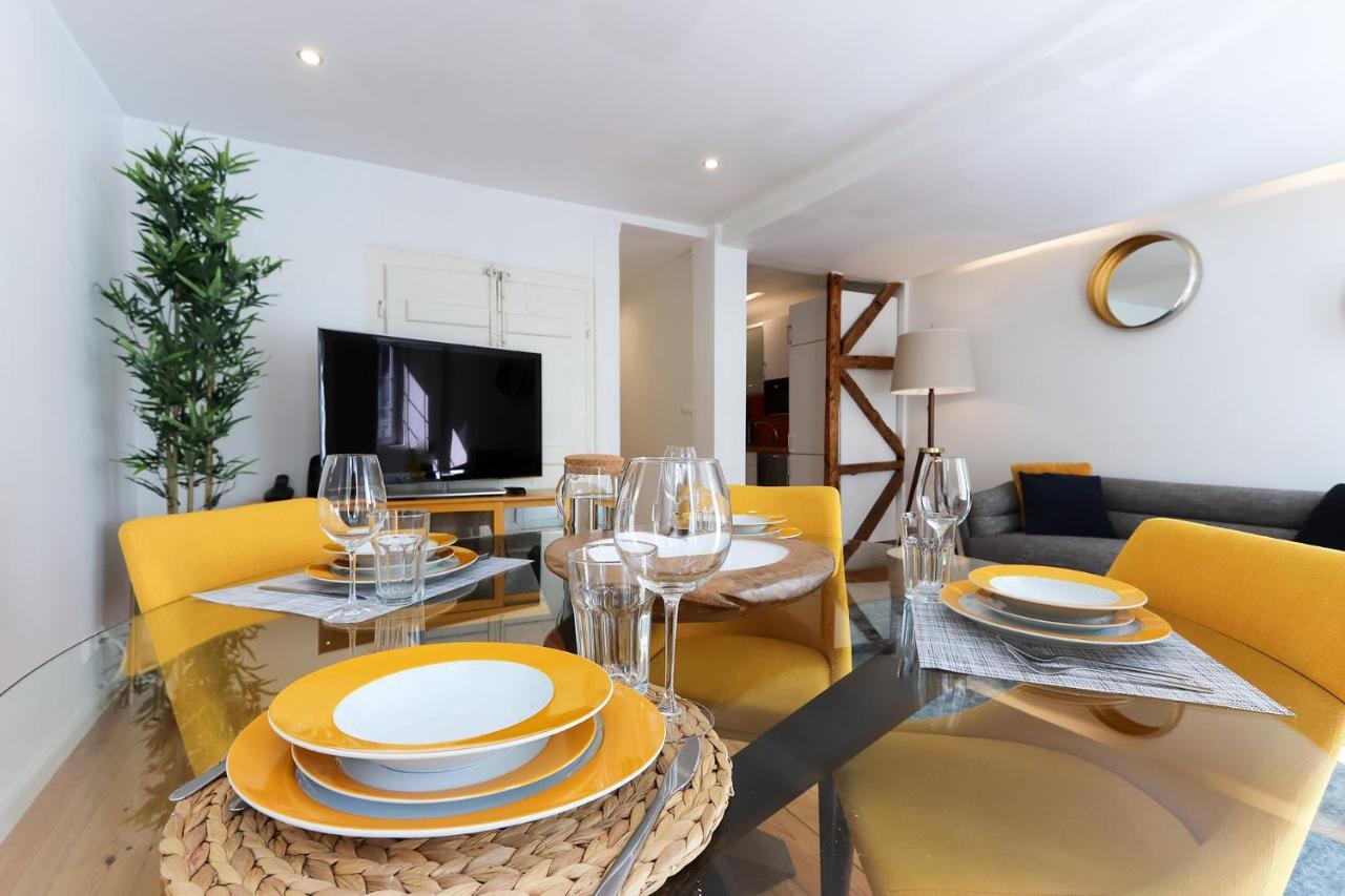Charming And Stylish Downtown Apt In XIX Century Building Lisbon Bagian luar foto