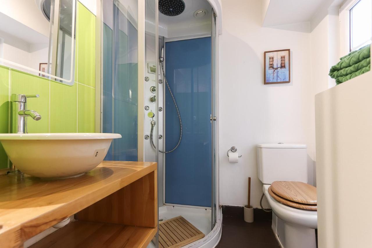 Charming And Stylish Downtown Apt In XIX Century Building Lisbon Bagian luar foto