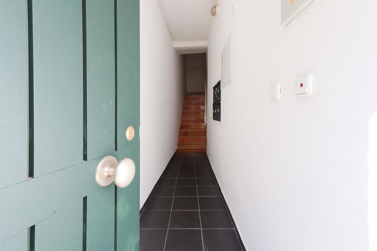 Charming And Stylish Downtown Apt In XIX Century Building Lisbon Bagian luar foto
