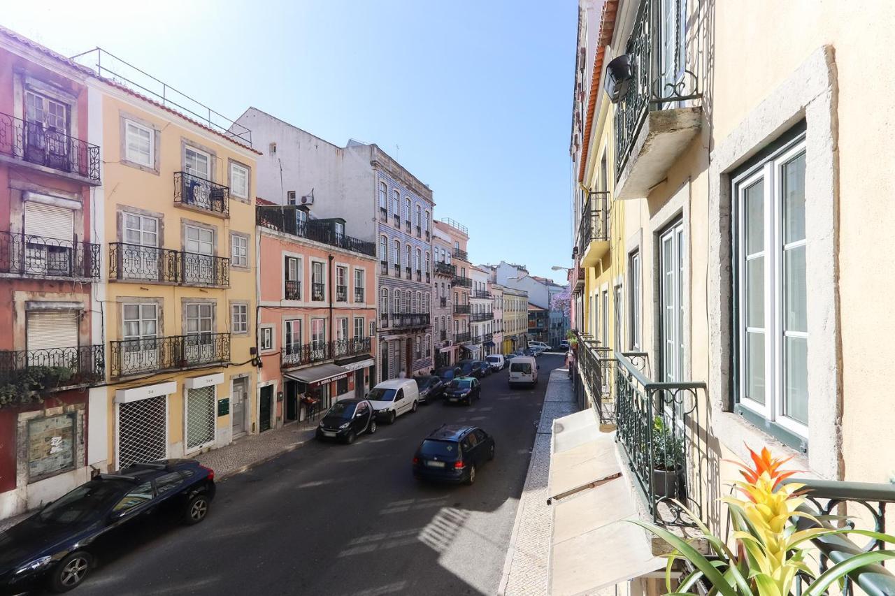 Charming And Stylish Downtown Apt In XIX Century Building Lisbon Bagian luar foto