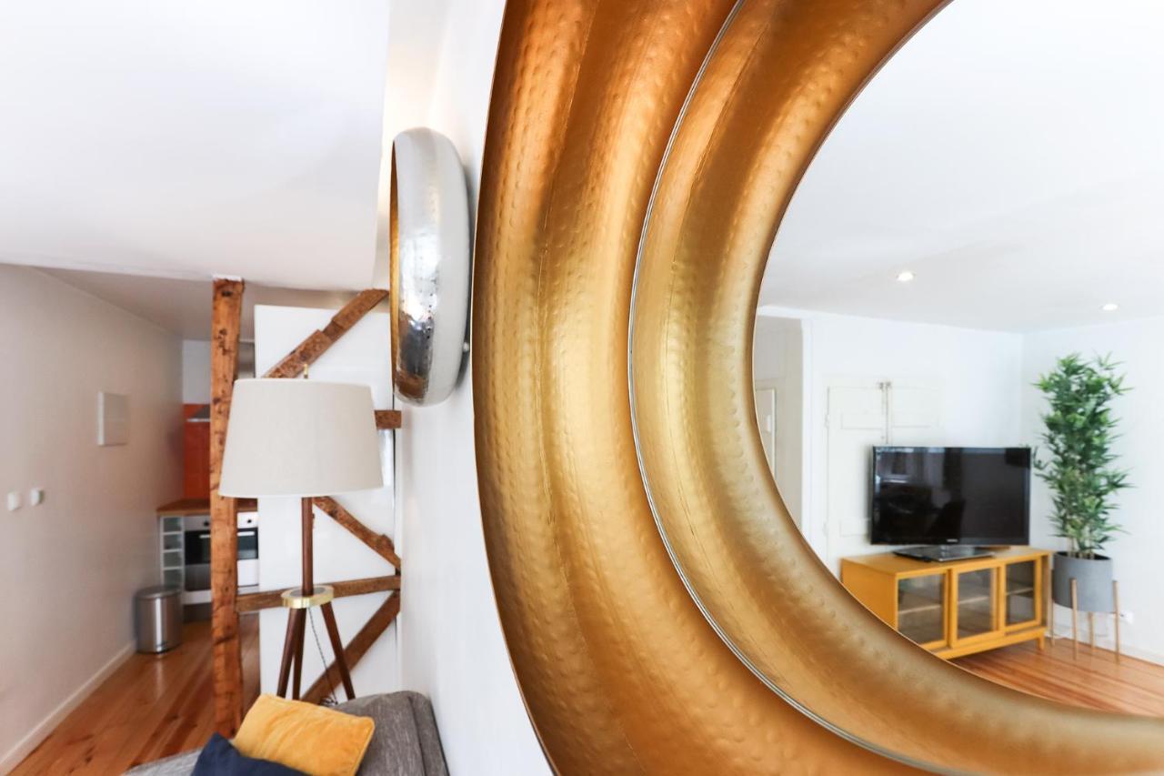 Charming And Stylish Downtown Apt In XIX Century Building Lisbon Bagian luar foto