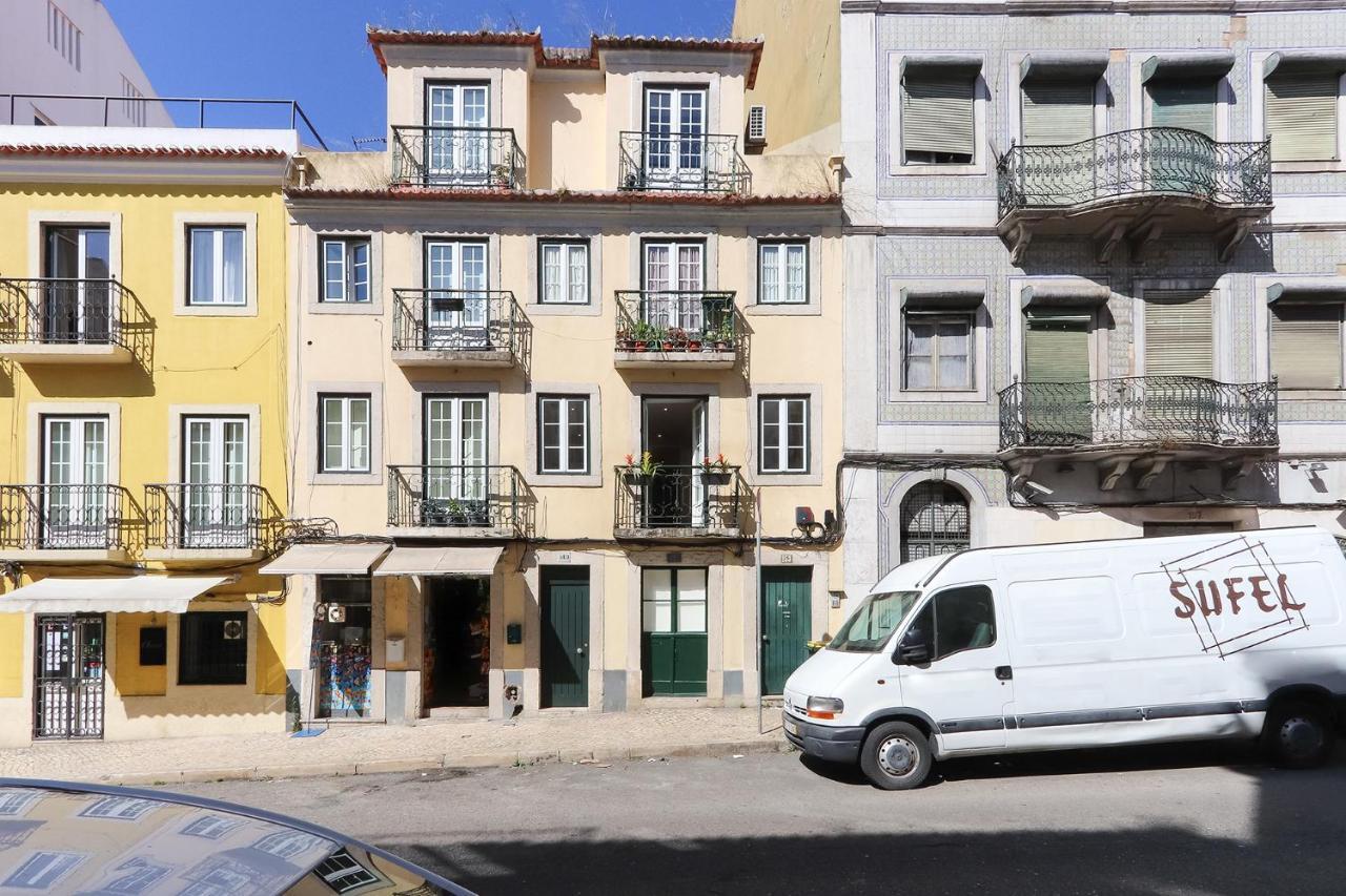 Charming And Stylish Downtown Apt In XIX Century Building Lisbon Bagian luar foto